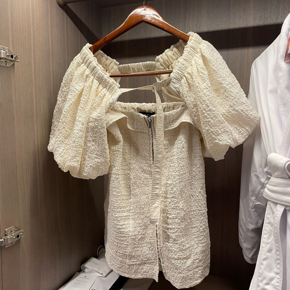Maison special one size fits most jacquard top and puff sleeves